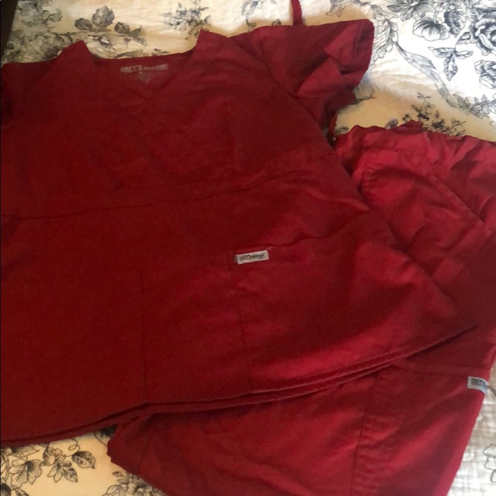 Small Red/Wine colored Grey’s Anatomy scrub set